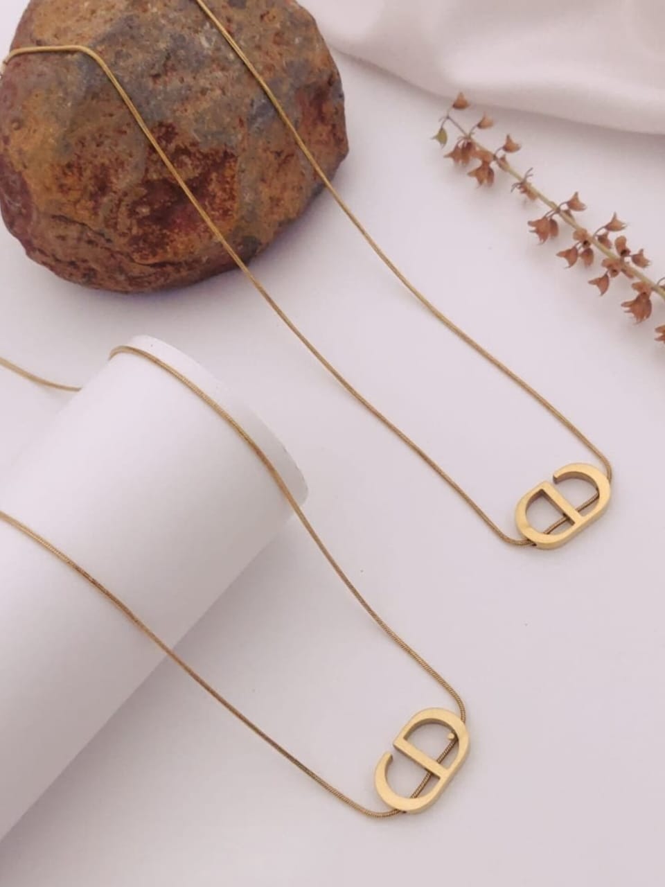 Link Luxe Neckpiece - Image 3