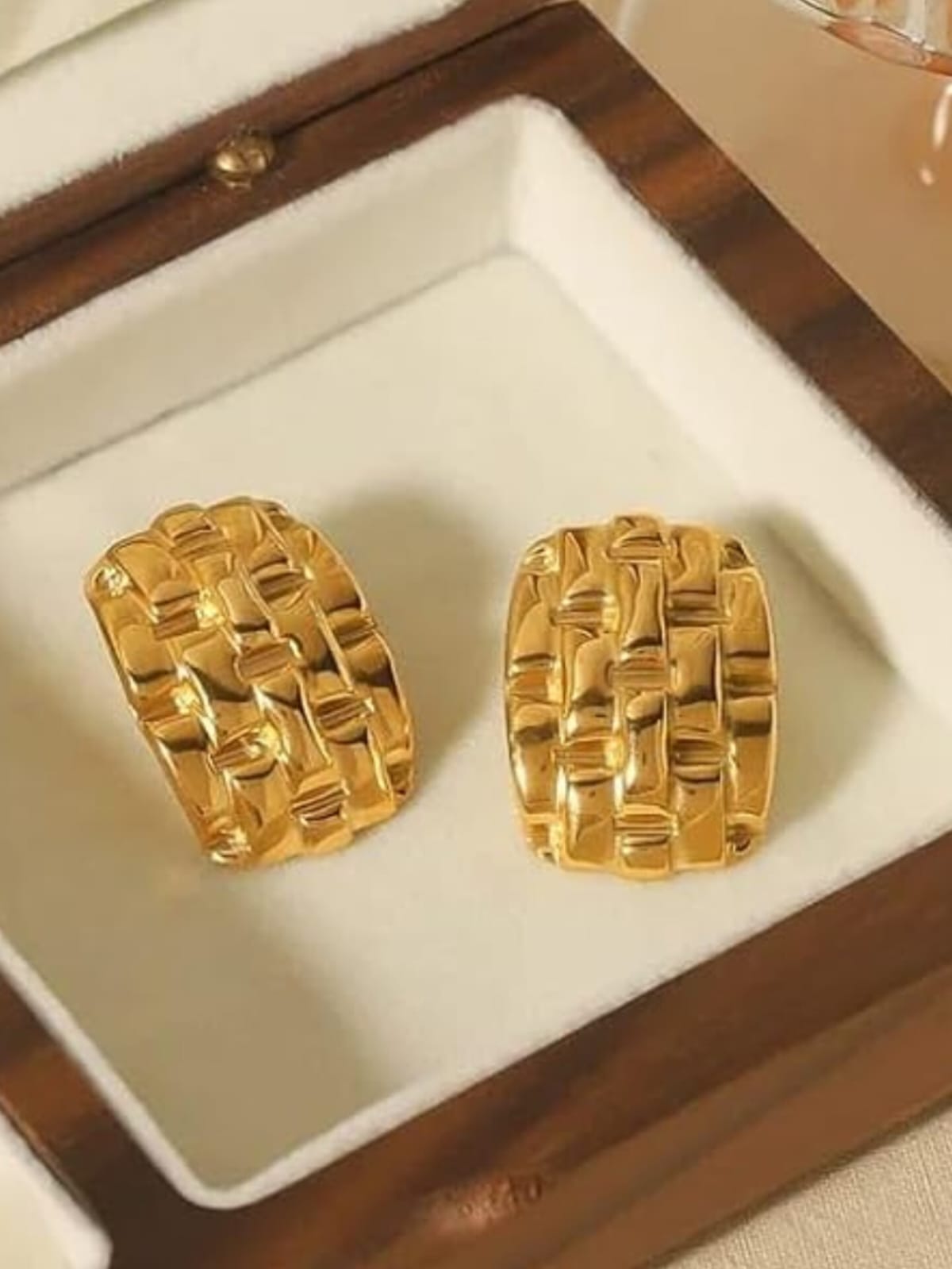 Basket Weave Stud - Image 2