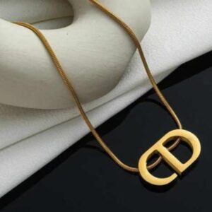 Link Luxe Neckpiece