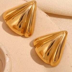 Shell Stud Earring