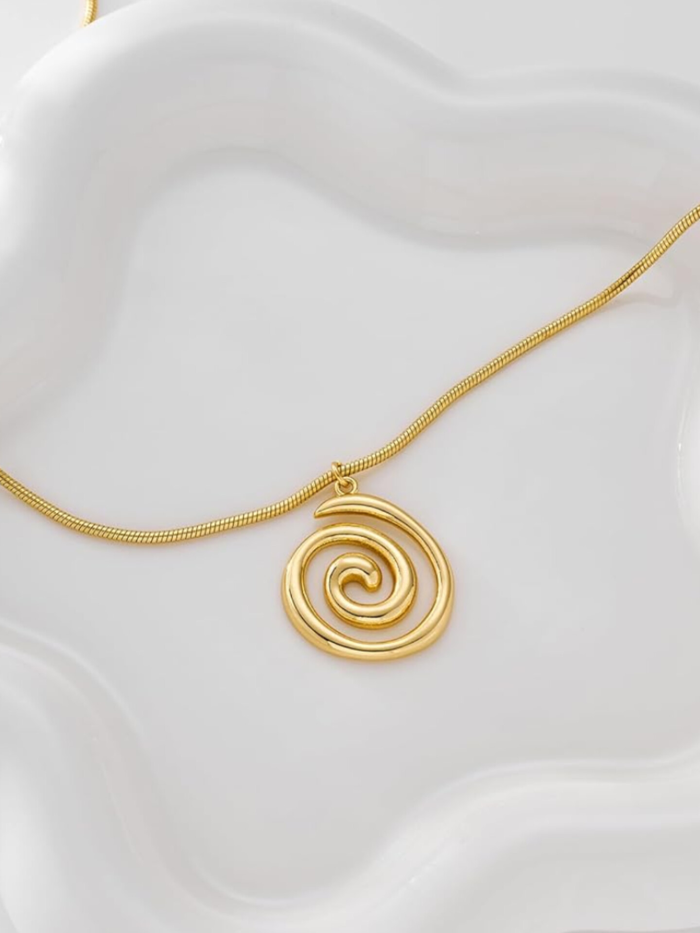 Spiral Glow Neckpiece - Image 2