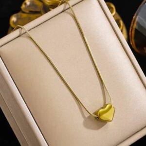 Amora Heart Neckpiece