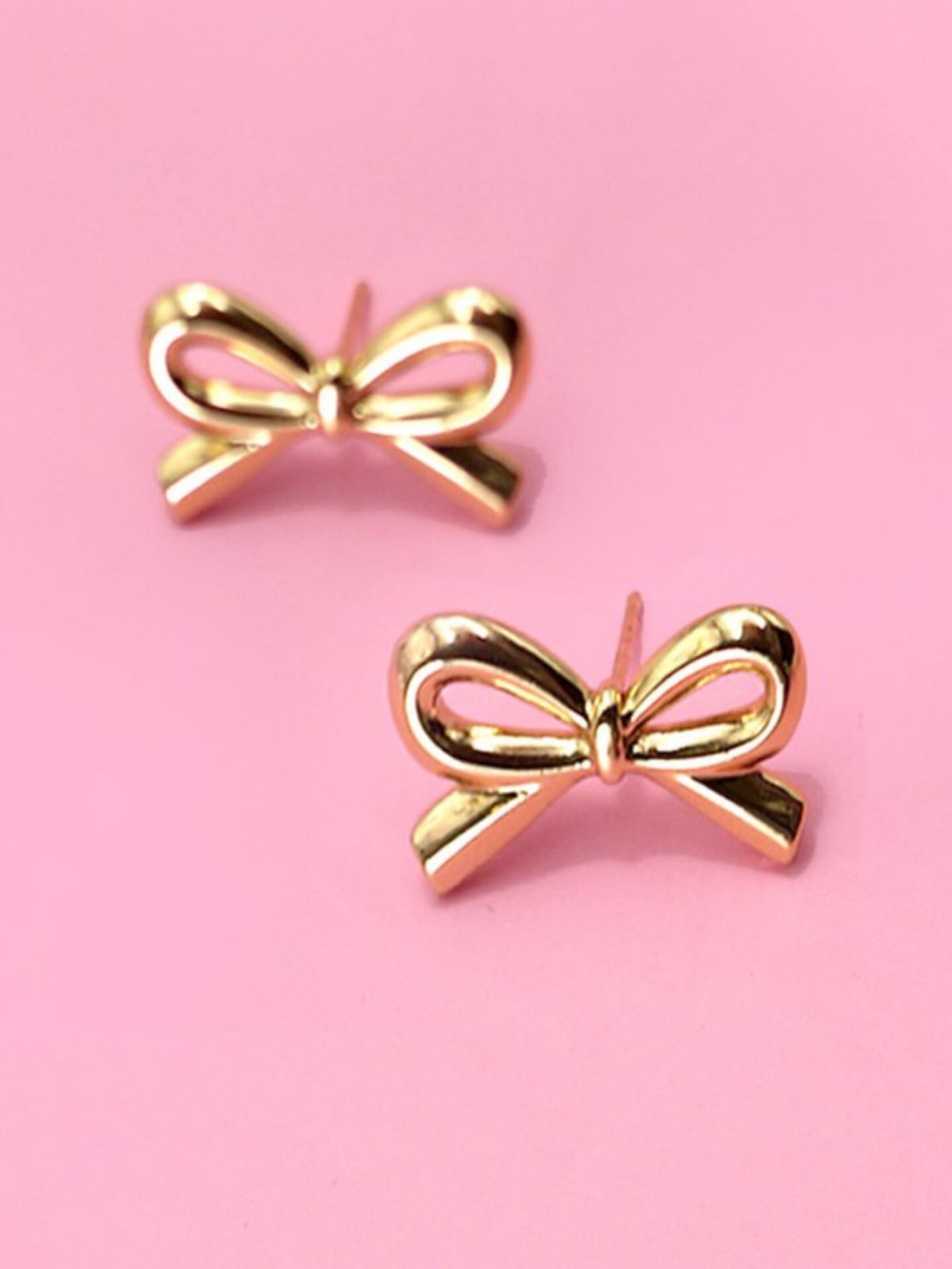 Bow Stud