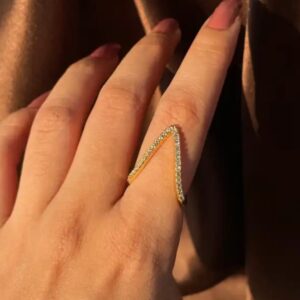 Aurora V-Diamond Ring