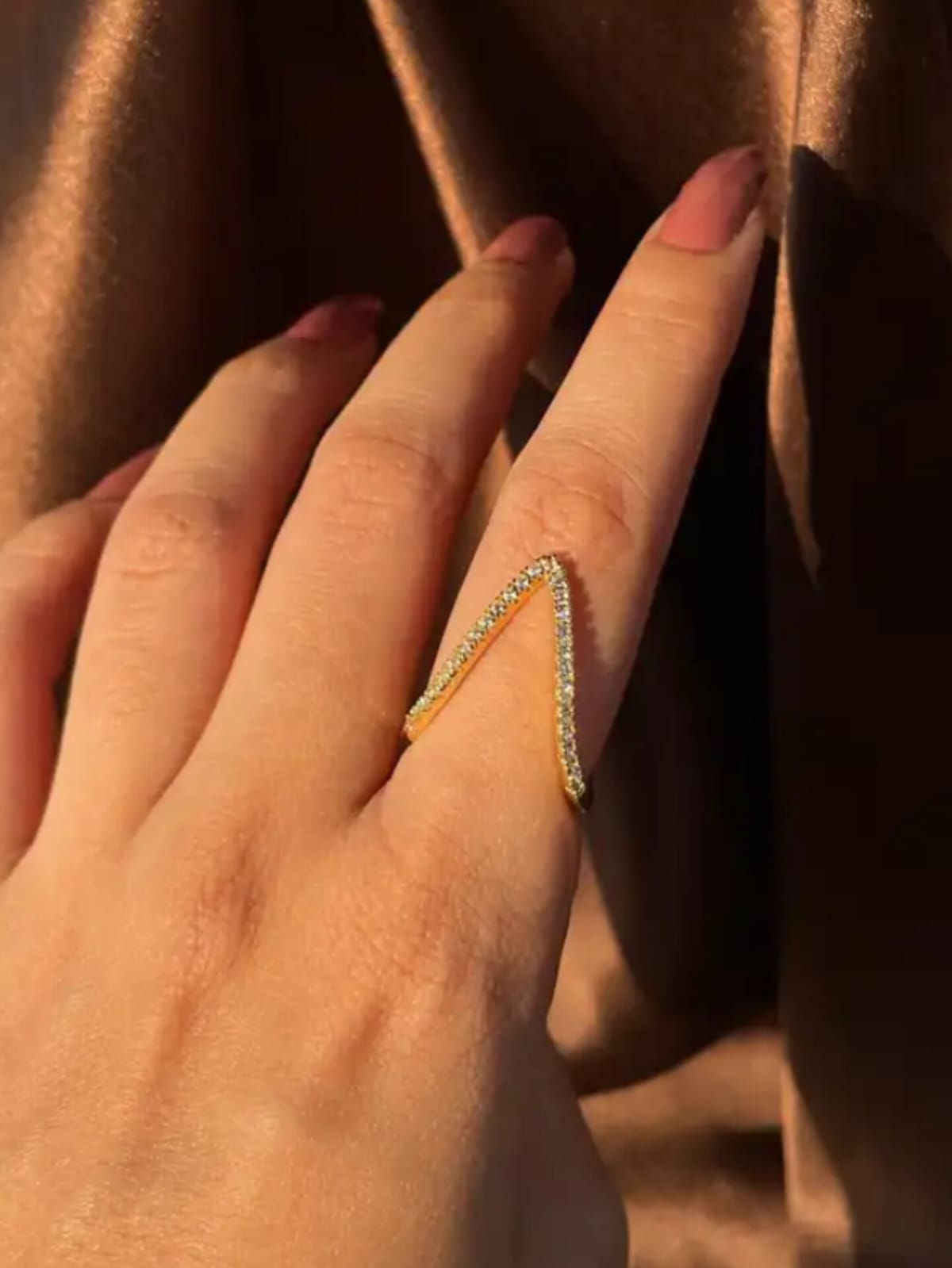 Aurora V-Diamond Ring