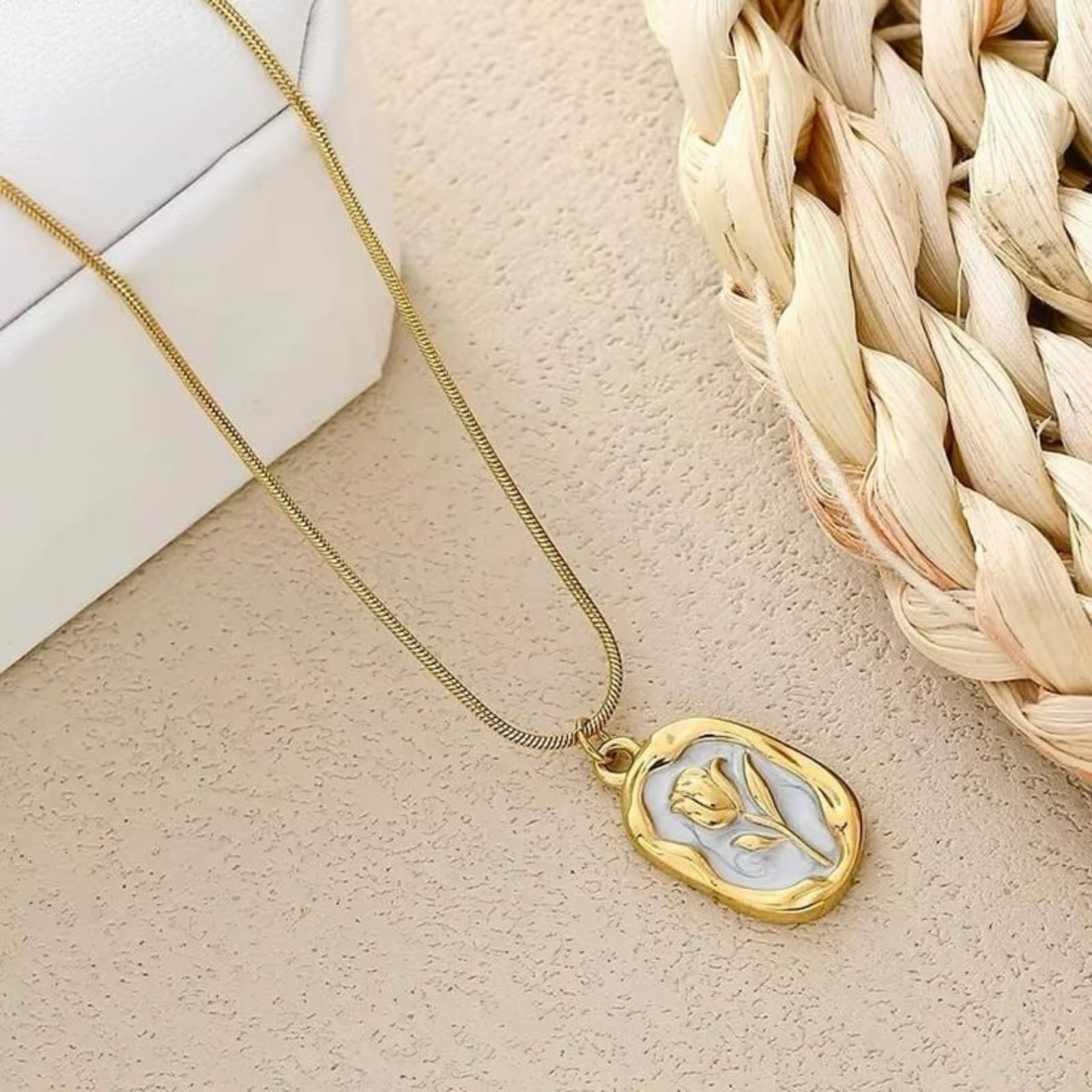 Bloom Lily Neckpiece - Image 2